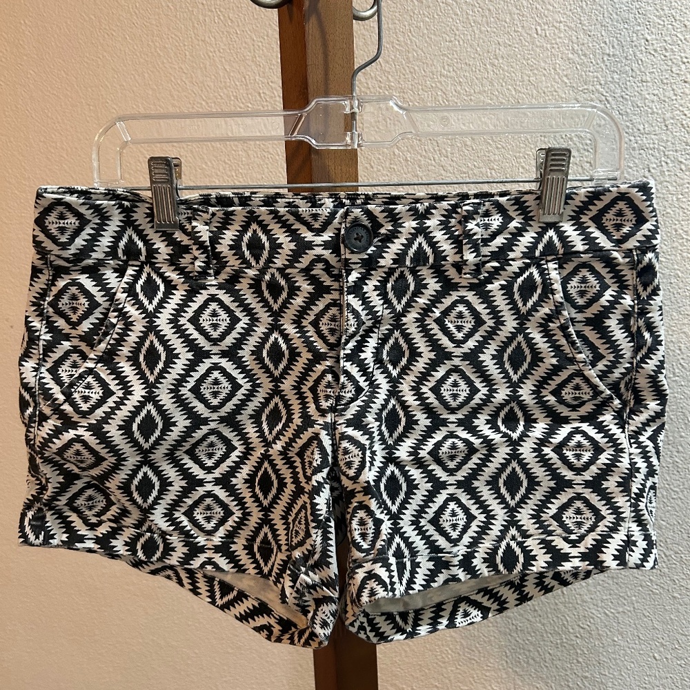 AE geometric patterned shorts